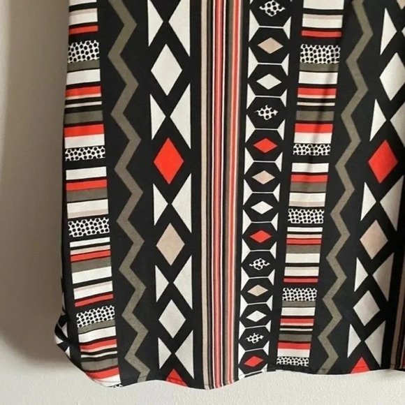 Calvin Klein Geometric Print Top - Picture 10 of 12